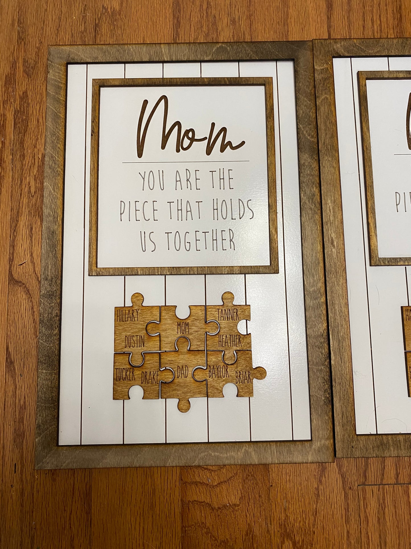 Mom puzzle sign